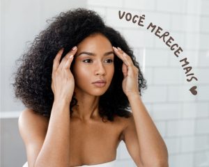 Pesquisa da HUB relata que pessoaas negras consideram o cabelo um símbolo de expressão e orgulho