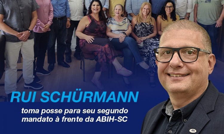 Rui Schürmann toma posse para seu segundo mandato