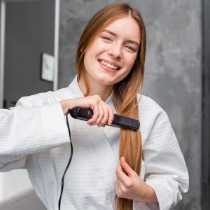 Saiba como cuidar do seu cabelo usando secador, chapinha e babyliss