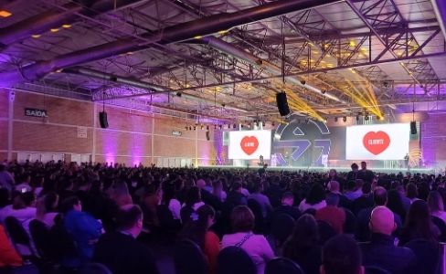 joao branco e o cliente no centro na gramado summit 2025