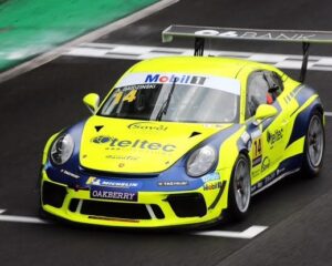 Piloto de Santa Catarina está em Portugal para corrida automobilística neste final de semana