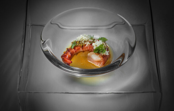 Restaurante Manu celebra 15 anos com menu inédito que transforma histórias, viagens e ingredientes em experiências gastronômicas