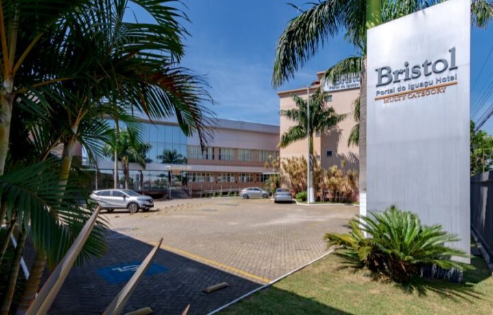 Do roteiro à hospedagem: Guia prático da Rede Bristol para viajar com pets pelo Brasil
