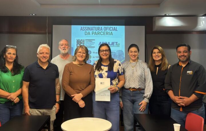 Abrajet-PR formaliza associação ao Curitiba Convention e amplia parceria pelo turismo do Paraná