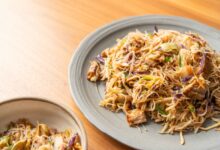 Dia do Macarrão: chef Manu Buffara ensina receita de japchae, clássico da culinária coreana