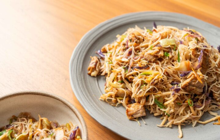 Dia do Macarrão: chef Manu Buffara ensina receita de japchae, clássico da culinária coreana