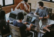 Sua empresa sabe quantas IAs trabalham para ela? Uso descentralizado acende alerta para novo desafio de gestão